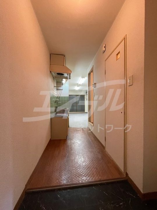 サンウイング南森町の玄関