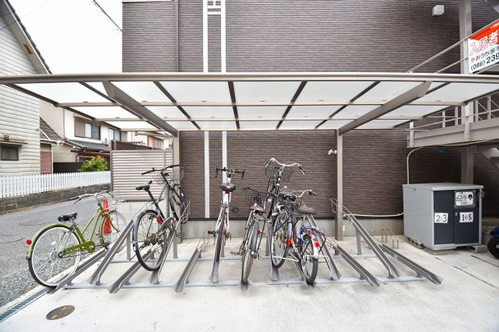 クレセント富町の地図