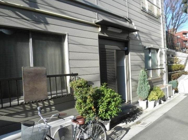 東京都台東区池之端4(マンション)の賃貸物件の地図
