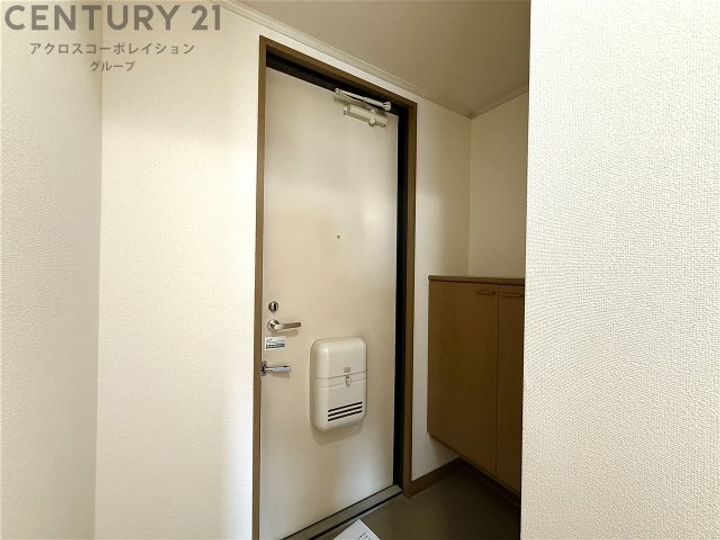 グレース仁川3の玄関
