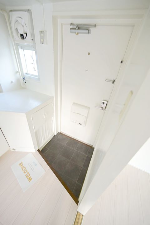 広島県広島市安芸区中野5(マンション)の賃貸物件の玄関