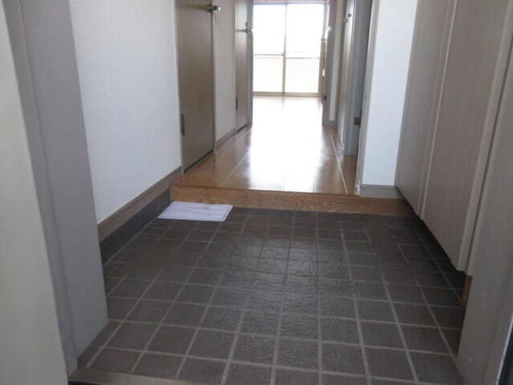 アーバンイーストの玄関