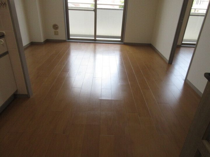 アーバンイーストの居間