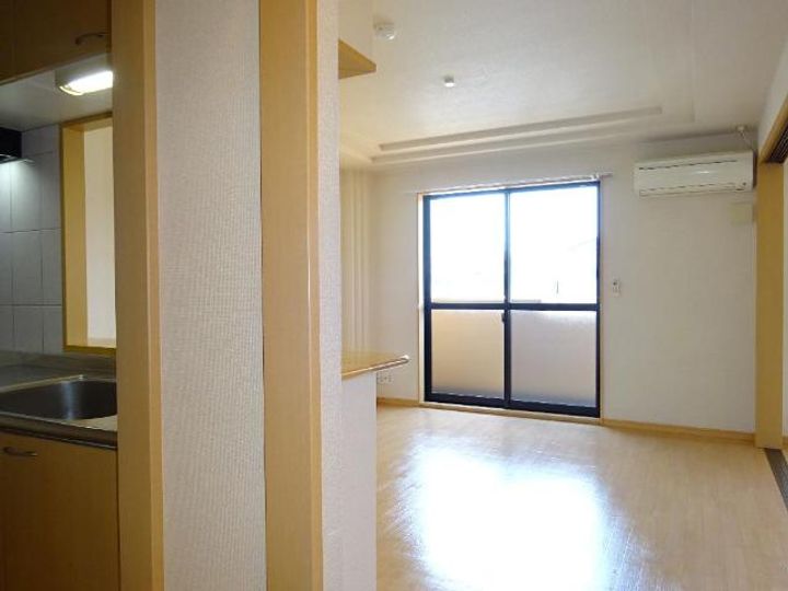 広島県福山市南手城町4丁目の賃貸アパートの居間