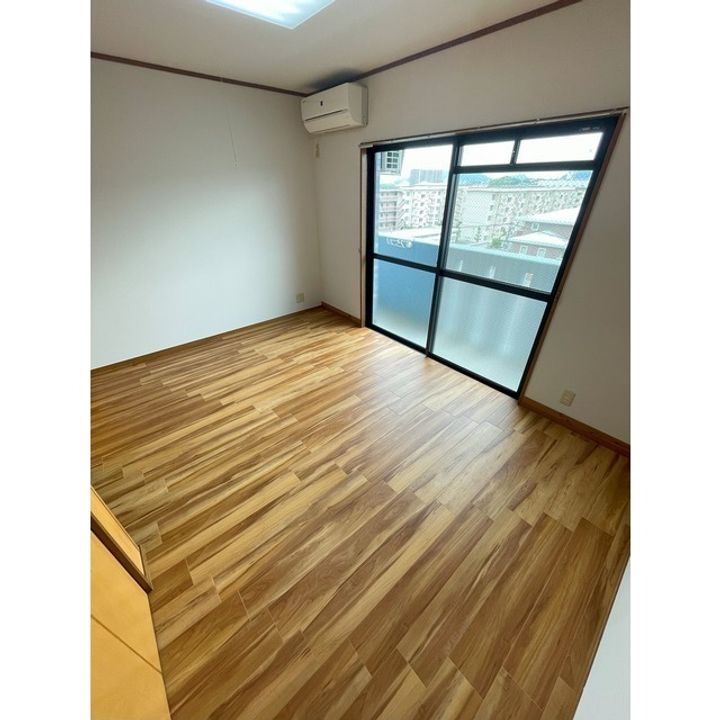 フラワーコート池田の居間