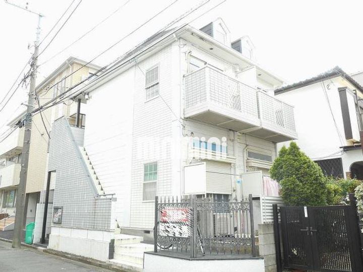 メイゾン綱島西の外観