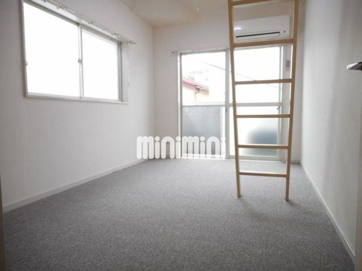 メイゾン綱島西の居間