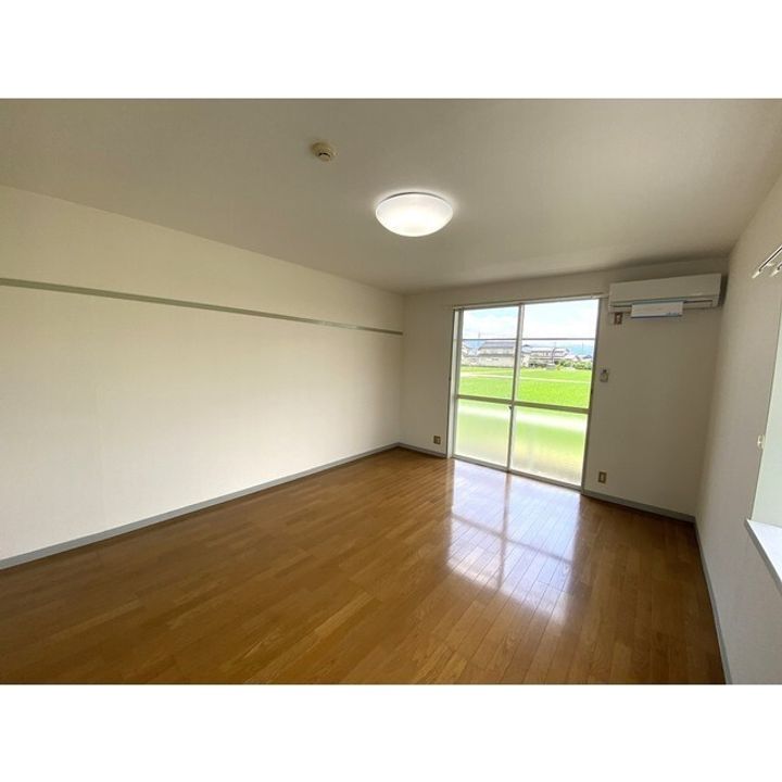 セゾン正印の居間