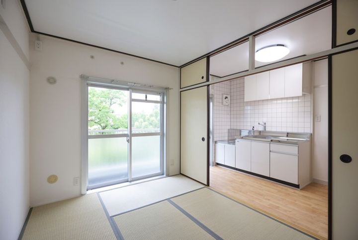 UR金剛の居間