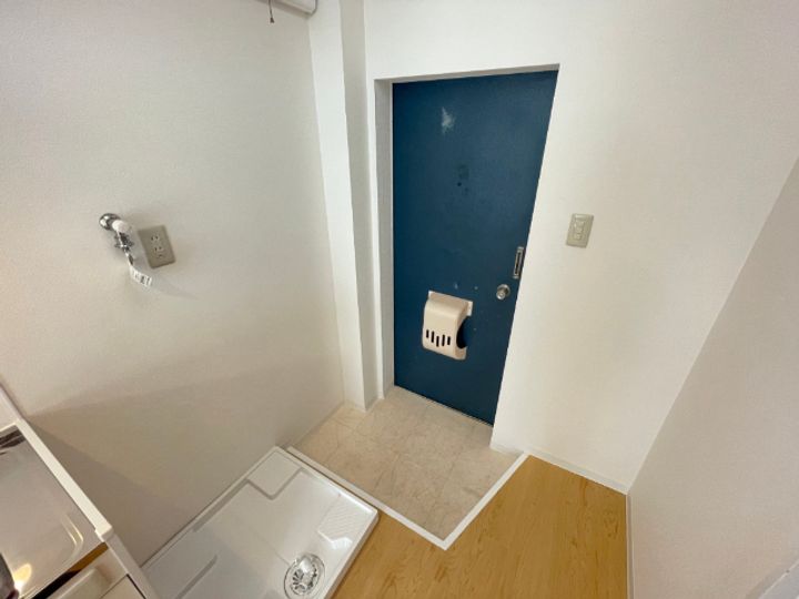 アールビルの玄関