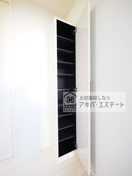 ハーモニーテラス柳原VIの玄関