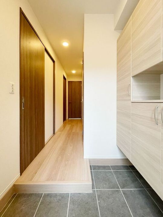 グラナーデ高井戸東の玄関