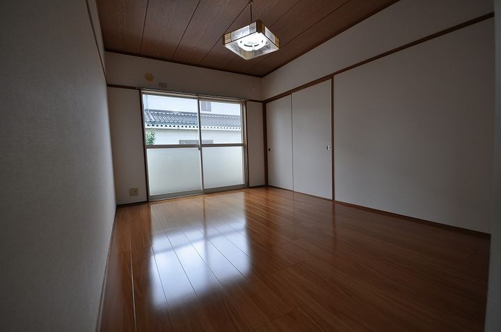 コリーヌ上井の居間