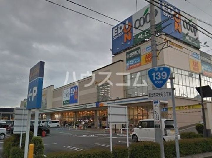 レオパレスエステジャナの周辺