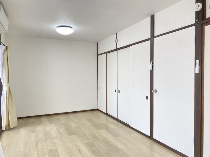 白樺マンションの居間