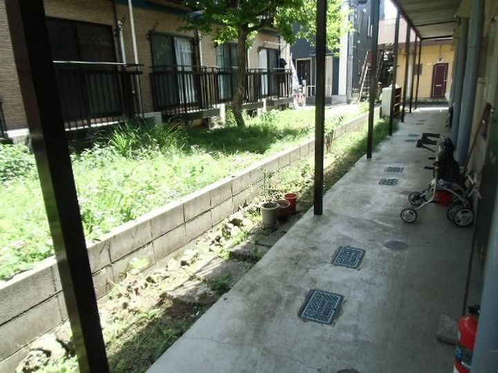 ハイム田原の玄関