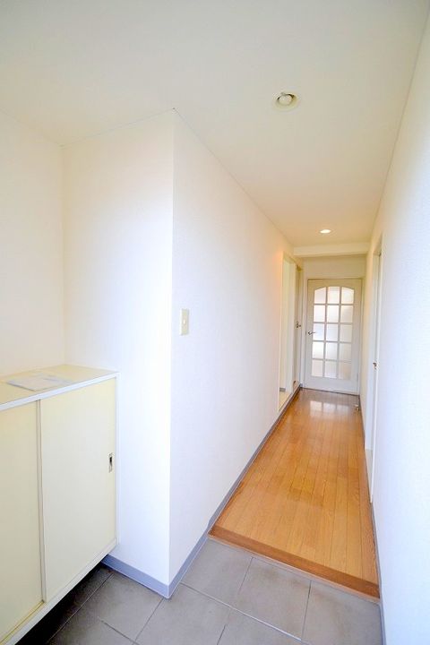 広島県広島市安芸区船越南4(マンション)の賃貸物件の玄関