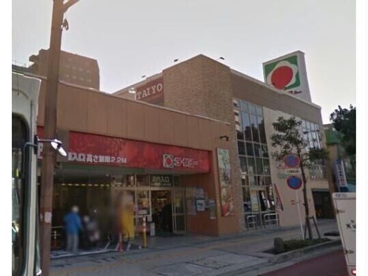 Royal Centuryの周辺