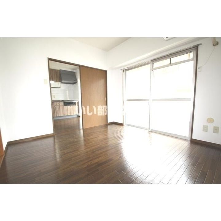 大六天やまよしマンションの居間