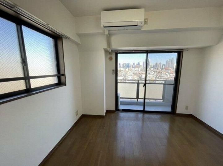 ルーブル中野南台の居間