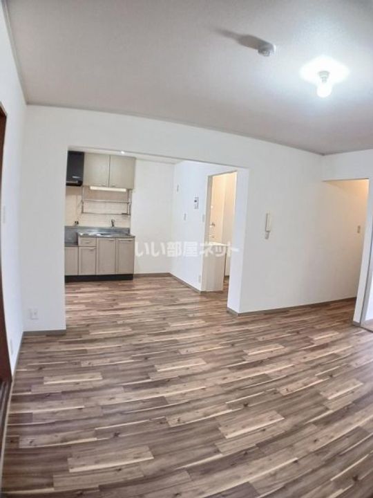 大阪府泉佐野市上瓦屋(アパート)の賃貸物件の居間