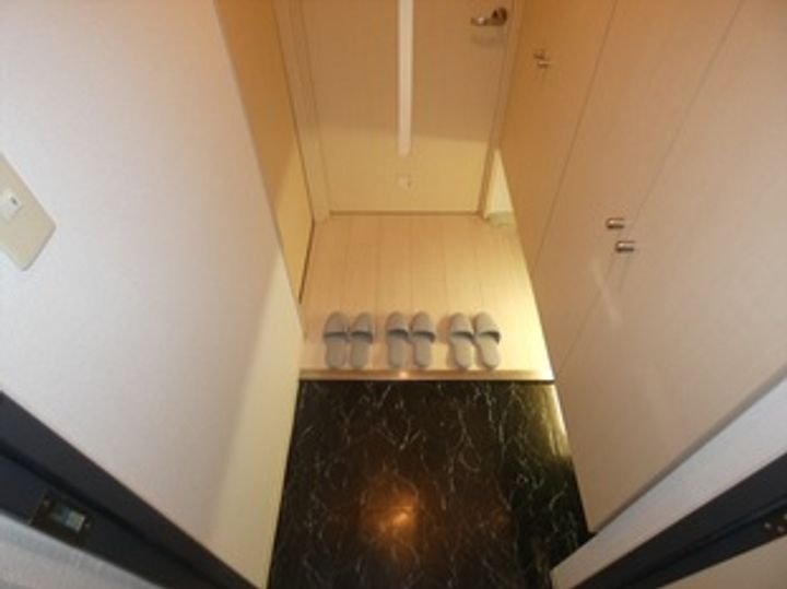 北海道札幌市中央区南十一条西7(マンション)の賃貸物件の玄関