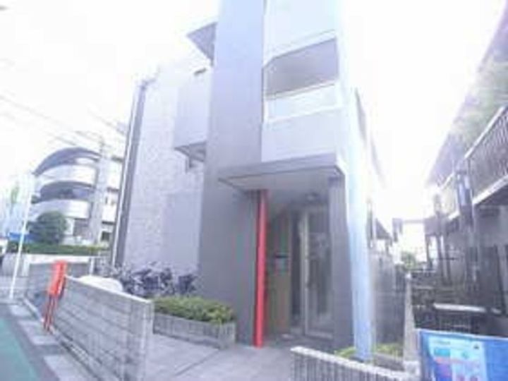 ソレイユ坂上の玄関