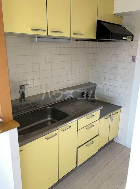 シャン・ド・ローズのキッチン