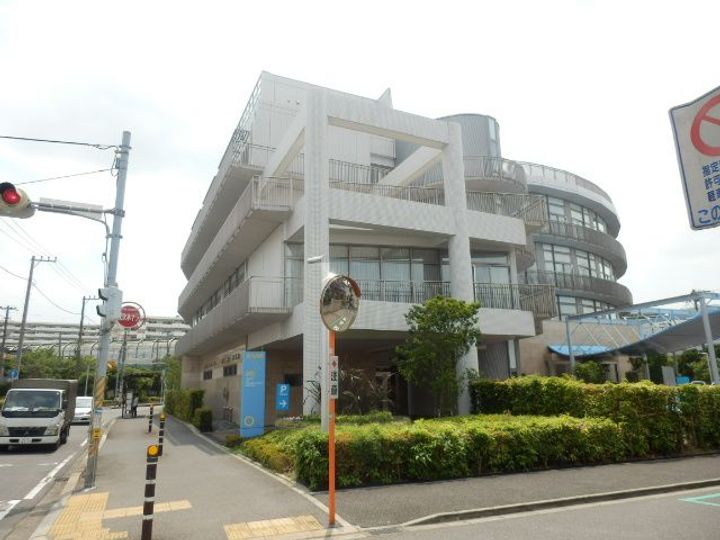 シャン・ド・ローズの周辺