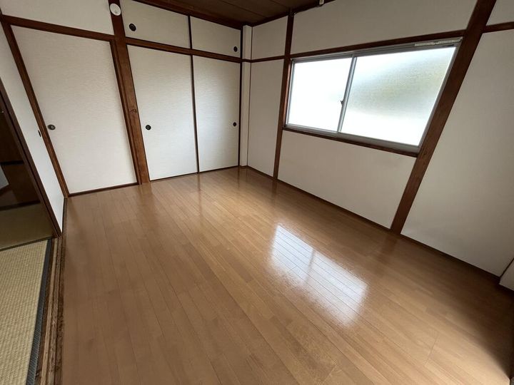 上野アパートの居間