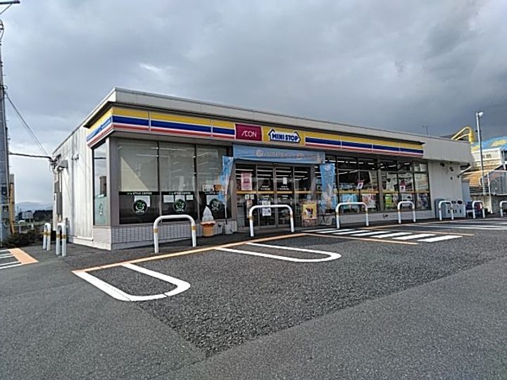 レオパレスフラワーハイツの周辺