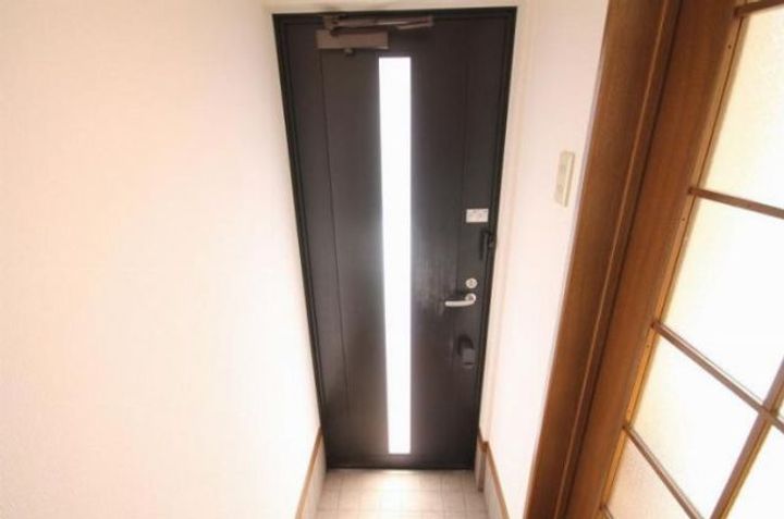 メゾネット旭の玄関