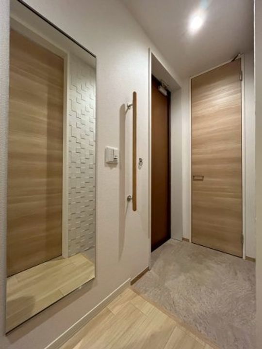 大阪府堺市西区家原寺町1(マンション)の賃貸物件の玄関