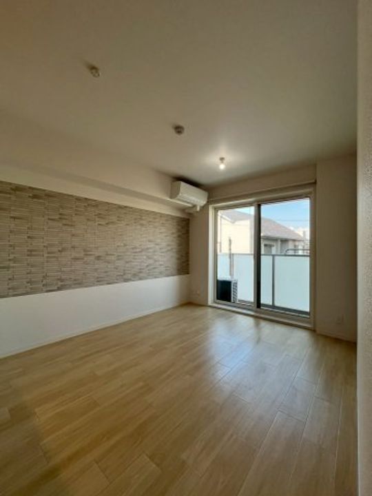 大阪府堺市西区家原寺町1(マンション)の賃貸物件の居間