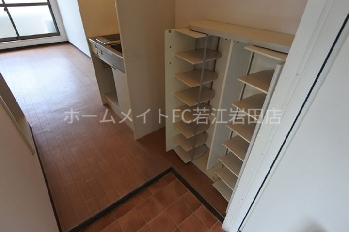 メゾン若江の玄関