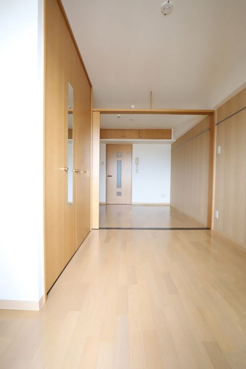 No.40 PROJECT2100 博多駅前の居間