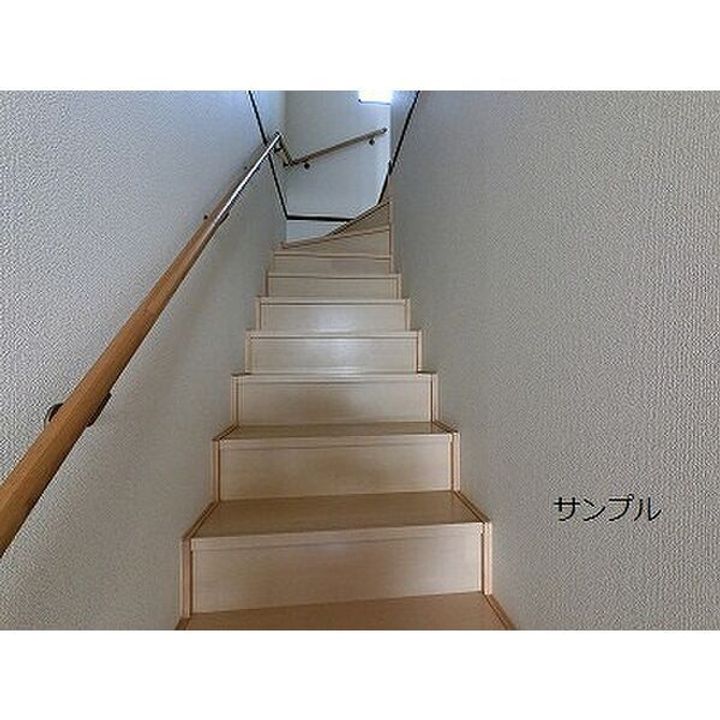 三重県鈴鹿市高岡台2(一戸建)の賃貸物件の玄関