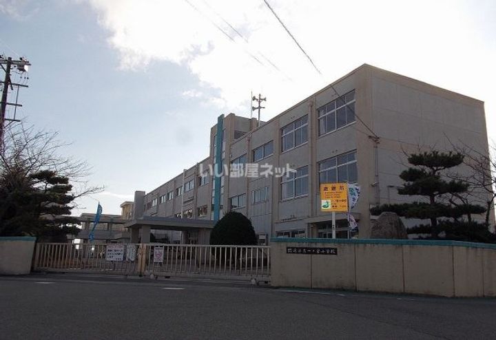 三重県鈴鹿市高岡台2(一戸建)の賃貸物件の周辺