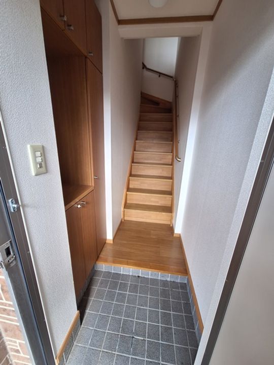 山口県防府市新橋町(アパート)の賃貸物件の玄関