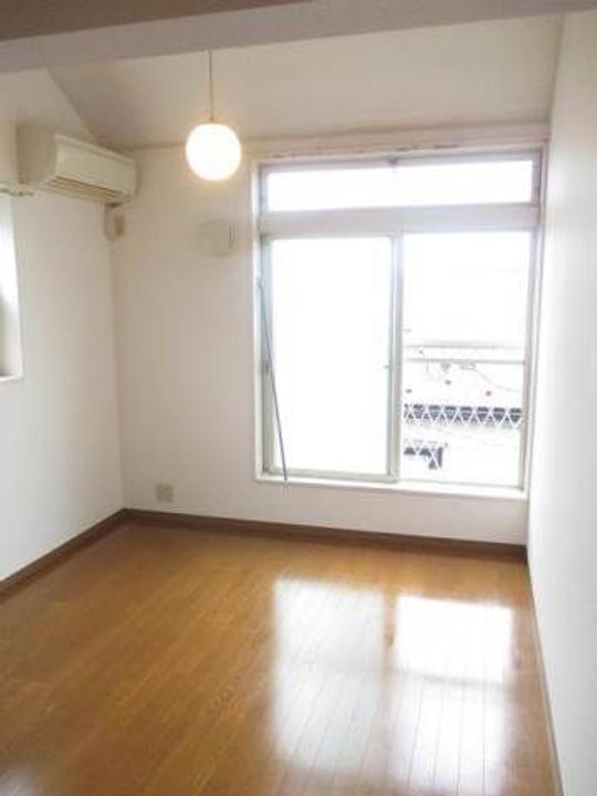 神奈川県横浜市港南区上大岡東1(アパート)の賃貸物件の居間