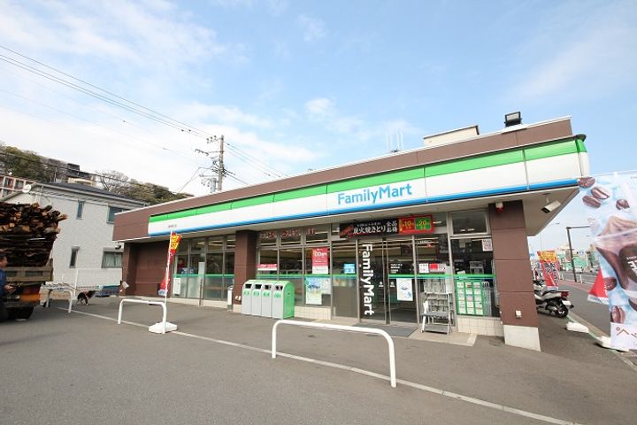 イーストコートの周辺