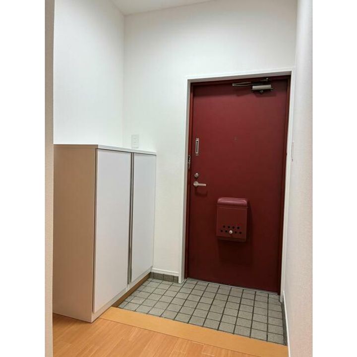 東京都台東区北上野1(マンション)の賃貸物件の玄関