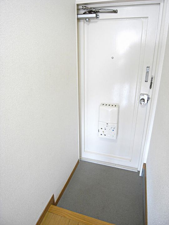 東京都目黒区下目黒3(マンション)の賃貸物件の玄関