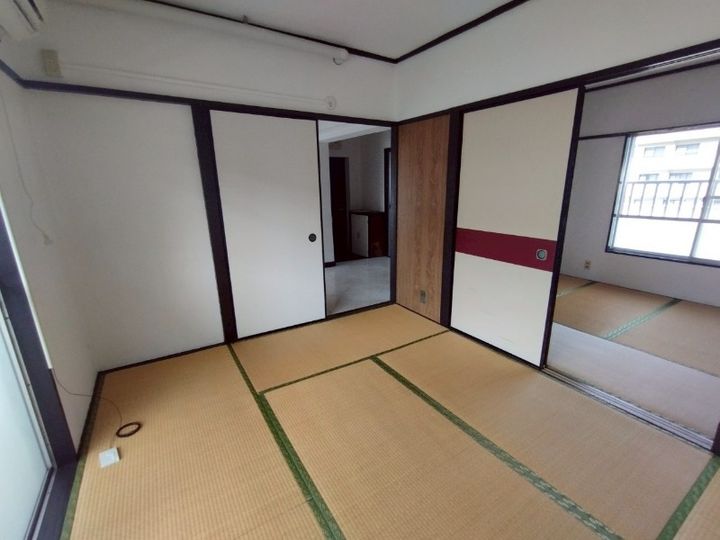 広島県江田島市江田島町鷲部2(マンション)の賃貸物件の居間