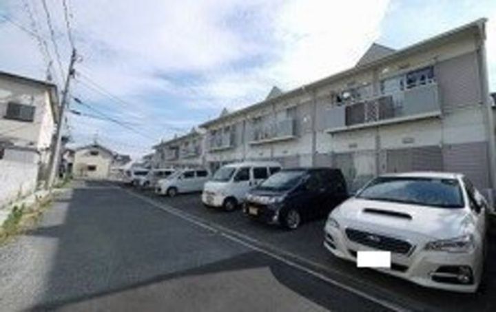 サンコート芳泉A棟の外観