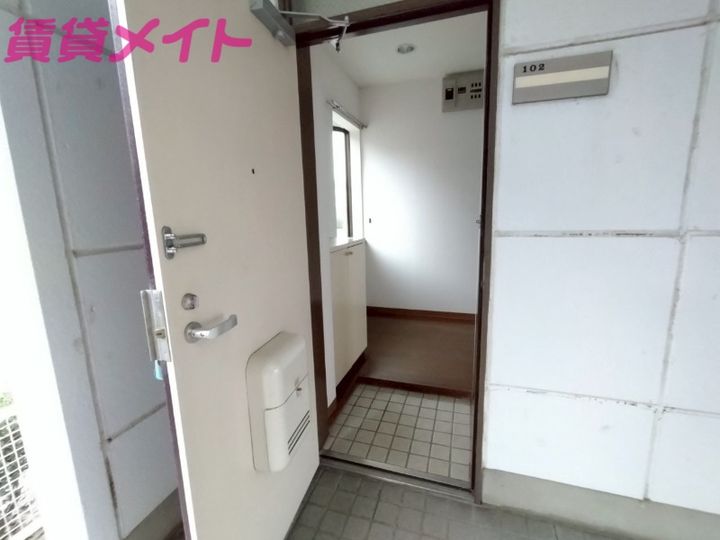 シェモアの玄関