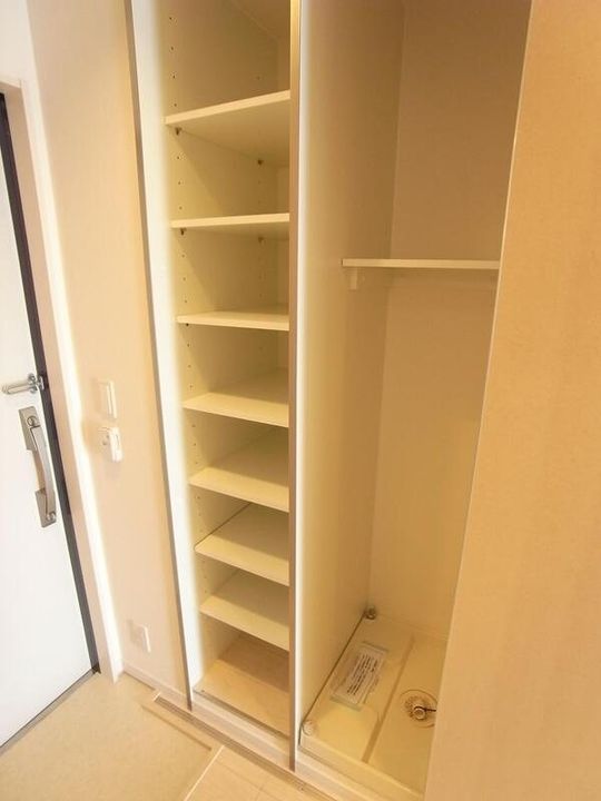 埼玉県蕨市錦町2(アパート)の賃貸物件の玄関