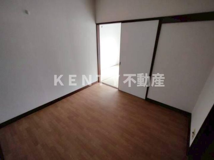 遠山コーポの居間