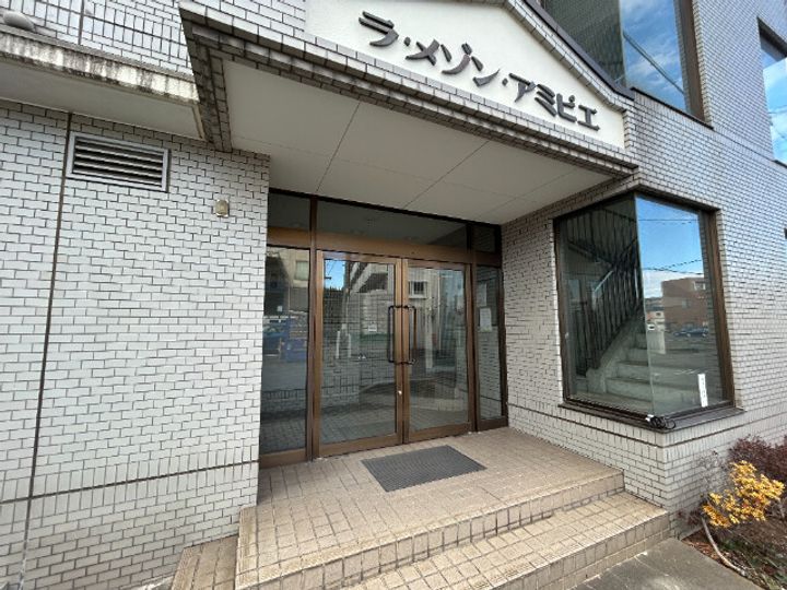 ラ・メゾンアミピエの地図