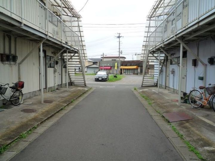 コーポスズキAの地図
